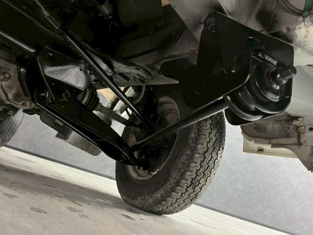 ハイゼットトラック ＥＸＴ　車検９年１２月　４ＷＤ　オートギヤシフト　ＣＤ　ＳＲＳエアバッグ　ヘッドライトレベライザー　パワステ　パワーウィンドウ　３ＡＴ（35枚目）
