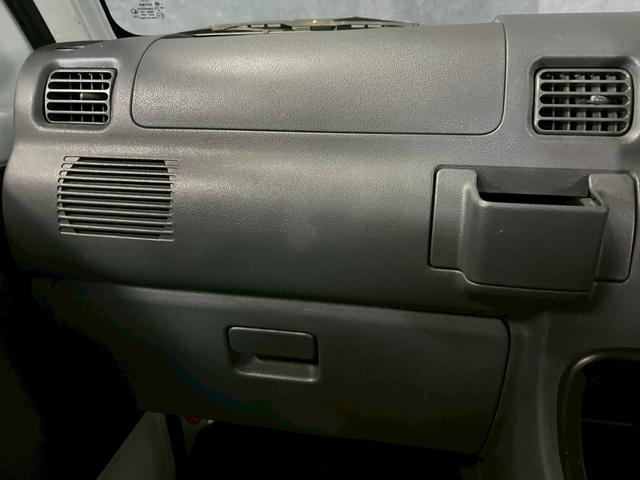 ハイゼットトラック エアコン・パワステ　スペシャル　車検９年１２月　４ＷＤ　５ＭＴ　マニュアルギヤシフト　ラジオ　ＡＢＳ　ＳＲＳエアバッグ　ヘッドライトレベライザー　パワステ（18枚目）