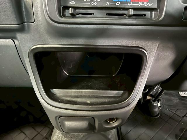 ハイゼットトラック エアコン・パワステ　スペシャル　車検９年１２月　４ＷＤ　５ＭＴ　マニュアルギヤシフト　ラジオ　ＡＢＳ　ＳＲＳエアバッグ　ヘッドライトレベライザー　パワステ（26枚目）