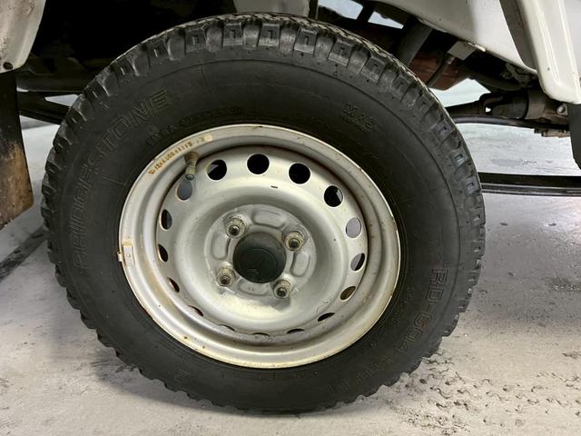 ハイゼットトラック エアコン・パワステ　スペシャル　車検９年１２月　４ＷＤ　５ＭＴ　マニュアルギヤシフト　ラジオ　ＡＢＳ　ＳＲＳエアバッグ　ヘッドライトレベライザー　パワステ（37枚目）