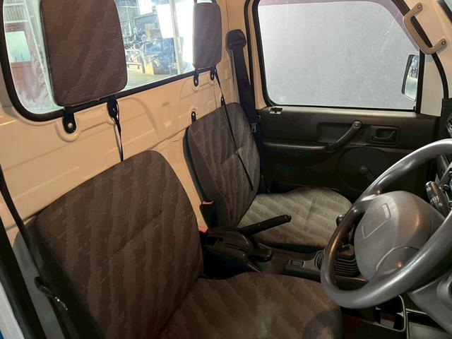 キャリイトラック ＫＣエアコン・パワステ　車検９年６月　４ＷＤ　５ＭＴ　オートギヤシフト　エアコン　ラジオ　ＳＲＳエアバッグ　　ヘッドライトレベライザー　パワステ（11枚目）