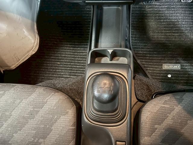 キャリイトラック ＫＣエアコン・パワステ　車検９年６月　４ＷＤ　５ＭＴ　オートギヤシフト　エアコン　ラジオ　ＳＲＳエアバッグ　　ヘッドライトレベライザー　パワステ（19枚目）