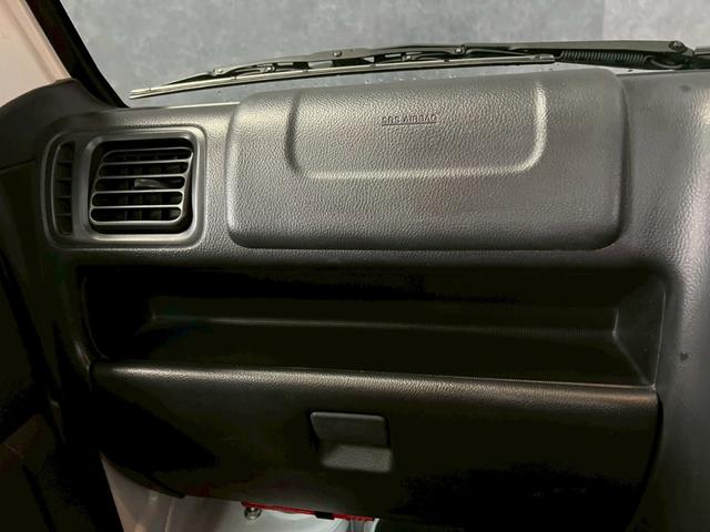 キャリイトラック ＫＣエアコン・パワステ　車検９年６月　４ＷＤ　５ＭＴ　オートギヤシフト　エアコン　ラジオ　ＳＲＳエアバッグ　　ヘッドライトレベライザー　パワステ（29枚目）