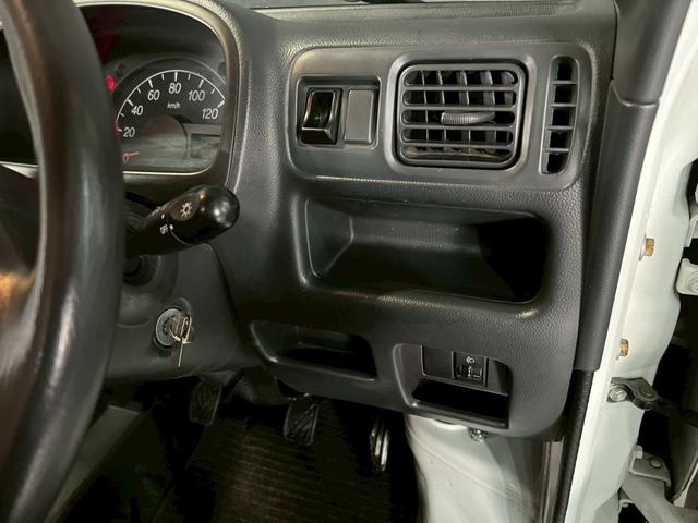 キャリイトラック ＫＣエアコン・パワステ　車検９年６月　４ＷＤ　５ＭＴ　オートギヤシフト　エアコン　ラジオ　ＳＲＳエアバッグ　　ヘッドライトレベライザー　パワステ（33枚目）