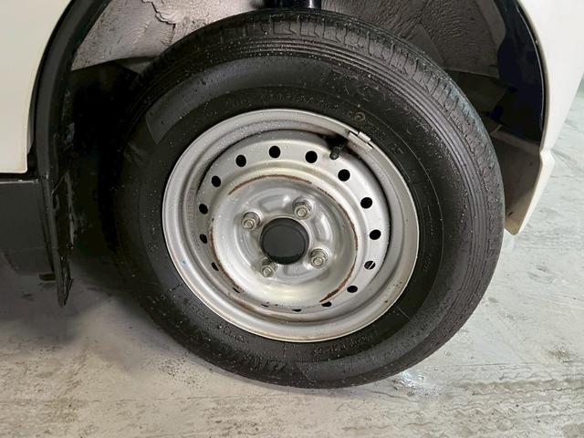 キャリイトラック ＫＣエアコン・パワステ　車検９年６月　４ＷＤ　５ＭＴ　オートギヤシフト　エアコン　ラジオ　ＳＲＳエアバッグ　　ヘッドライトレベライザー　パワステ（42枚目）