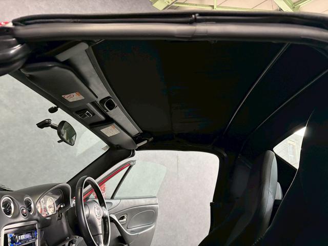 ロードスター ＳＰ　車検８年３月　５ＭＴ　マニュアルギヤシフト　キーレス　新品ホロ　開閉問題なし　雨漏れなし　ガラスコーティング済　プラグコイル新品　ＣＤ　ＳＲＳエアバッグ　　パワステ　パワーウィンドウ　アルミホイール（26枚目）