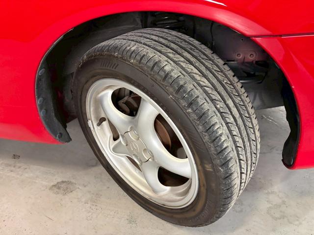 ロードスター ＳＰ　車検８年３月　５ＭＴ　マニュアルギヤシフト　キーレス　新品ホロ　開閉問題なし　雨漏れなし　ガラスコーティング済　プラグコイル新品　ＣＤ　ＳＲＳエアバッグ　　パワステ　パワーウィンドウ　アルミホイール（37枚目）