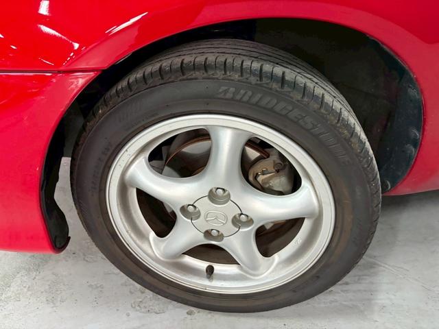 ロードスター ＳＰ　車検８年３月　５ＭＴ　マニュアルギヤシフト　キーレス　新品ホロ　開閉問題なし　雨漏れなし　ガラスコーティング済　プラグコイル新品　ＣＤ　ＳＲＳエアバッグ　　パワステ　パワーウィンドウ　アルミホイール（60枚目）