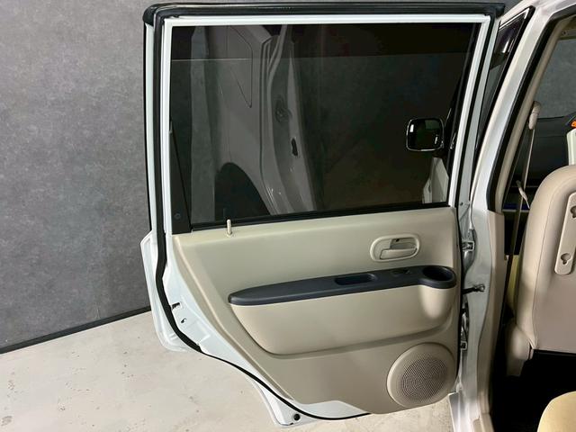 ｅＫワゴン Ｍ　車検９年１２月　５ＭＴ　マニュアルギヤシフト　キーレス　ＡＢＳ　ＳＲＳエアバッグ　ヘッドライトレベライザー　パワステ　パワーウィンドウ　２ＷＤ（8枚目）