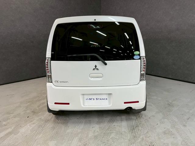 ｅＫワゴン Ｍ　車検９年１２月　５ＭＴ　マニュアルギヤシフト　キーレス　ＡＢＳ　ＳＲＳエアバッグ　ヘッドライトレベライザー　パワステ　パワーウィンドウ　２ＷＤ（12枚目）