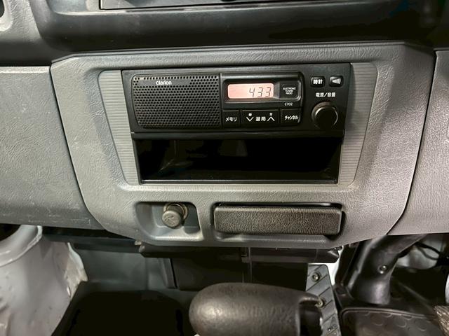 クリッパートラック ＳＤ　車検９年１０月　４ＷＤ　オートギヤシフト　エアコン　ラジオ　ＳＲＳエアバッグ　パワステ　３ＡＴ（10枚目）