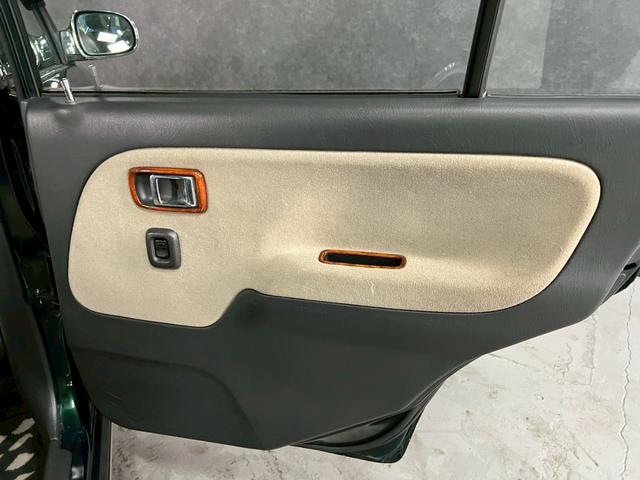 �P�~�J���ނȂǂ��X���ɓW�����Ă���܂������X�̃I�C�������Ȃǂ����C�y�ɂ����X���������I