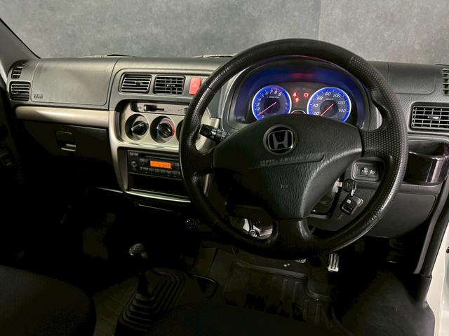 バモスホビオ Ｌ　車検１０年１月　４ＷＤ　５ＭＴ　マニュアルギヤシフト　キーレス　キー２本　ＣＤ　ＡＢＳ　ＳＲＳエアバッグ　ヘッドライトレベライザー　パワステ　パワーウィンドウ　リアクーラー　アルミホイール（17枚目）