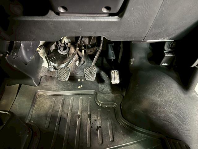 バモスホビオ Ｌ　車検１０年１月　４ＷＤ　５ＭＴ　マニュアルギヤシフト　キーレス　キー２本　ＣＤ　ＡＢＳ　ＳＲＳエアバッグ　ヘッドライトレベライザー　パワステ　パワーウィンドウ　リアクーラー　アルミホイール（63枚目）