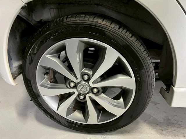 デイズ ハイウェイスター　Ｇ　車検８年７月　オートギヤシフト　スマートキー　ナビ　ＡＢＳ　ＳＲＳエアバッグ　パワステ　パワーウィンドウ　アイドリングストップ　アルミホイール　フォグランプ　２ＷＤ　ＣＶＴ（17枚目）