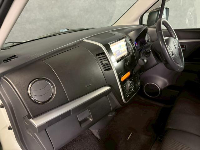 ワゴンＲスティングレー Ｔ　車検８年１１月　ターボ　オートギヤシフト　スマートキー　キー２本　ナビ　ＡＢＳ　ＳＲＳエアバッグ　パワステ　パワーウィンドウ　フォグランプ　アルミホイール　２ＷＤ　ＣＶＴ（68枚目）