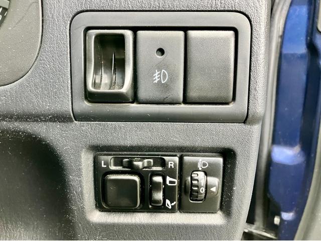 ジムニー ランドベンチャー　特別仕様車　５速ＭＴ　インタークーラーターボ　パートタイム４ＷＤ　高低二段切替式（後輪駆動ベース）　ヒーター付き黒本革シート　ポータブルワンセグナビ　アルミホイール　キーレス（33枚目）