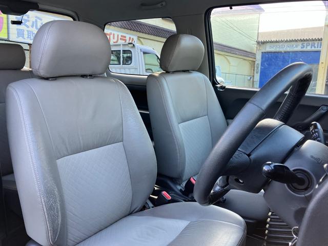 ジムニー ランドベンチャー　４ＷＤ　５速ＭＴ　ツートンカラー　禁煙車　シートヒーター　ポータブルナビ　ＥＴＣ　キーレス　ルーフレール　アルミホイール（27枚目）