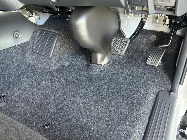 ハイエースワゴン ワゴン２．７ＧＬロング　ミドルルーフ　４ＷＤ　【メーカーオプション】パールホワイト／ＬＥＤヘッドランプシステム／デジタルインナーミラー／パノラミックビューモニター／パワースライドドア【オプション】フォグランプ／純正１５インチアルミ／スペアキー（44枚目）