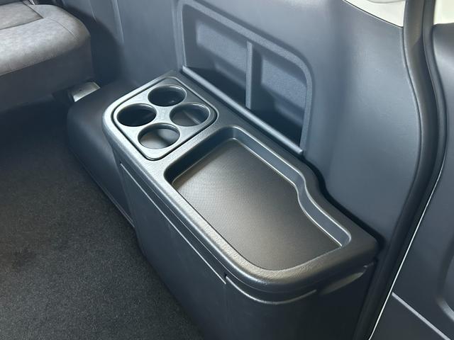 ハイエースワゴン ワゴン２．７ＧＬロング　ミドルルーフ　４ＷＤ　【メーカーオプション】パールホワイト／ＬＥＤヘッドランプシステム／デジタルインナーミラー／パノラミックビューモニター／パワースライドドア【オプション】フォグランプ／純正１５インチアルミ／スペアキー（55枚目）