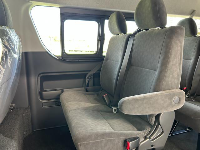 ハイエースワゴン ワゴン２．７ＧＬロング　ミドルルーフ　４ＷＤ　【メーカーオプション】パールホワイト／ＬＥＤヘッドランプシステム／デジタルインナーミラー／パノラミックビューモニター／パワースライドドア【オプション】フォグランプ／純正１５インチアルミ／スペアキー（59枚目）