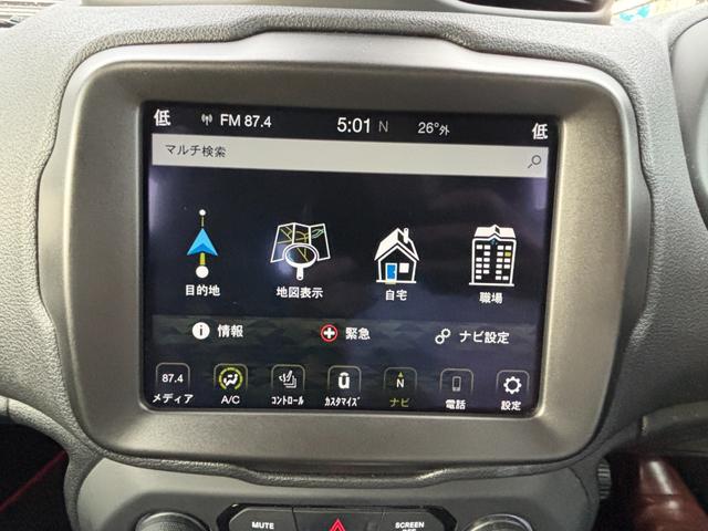 ジープ・レネゲード リミテッド　リミテッド／純正ルーフキャリア／純正ナビ（ナビ・Ｂｌｕｅｔｏｏｔｈ・バックカメラ）／純正アルミホイール／パワーシート／ＪＥＥＰドライブレコーダー／ＥＴＣ２．０／ブラインドスポットモニター（32枚目）