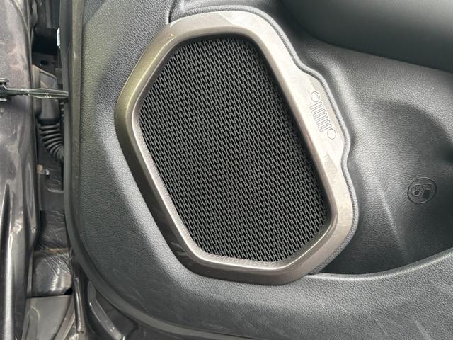 ジープ・レネゲード リミテッド　リミテッド／純正ルーフキャリア／純正ナビ（ナビ・Ｂｌｕｅｔｏｏｔｈ・バックカメラ）／純正アルミホイール／パワーシート／ＪＥＥＰドライブレコーダー／ＥＴＣ２．０／ブラインドスポットモニター（40枚目）