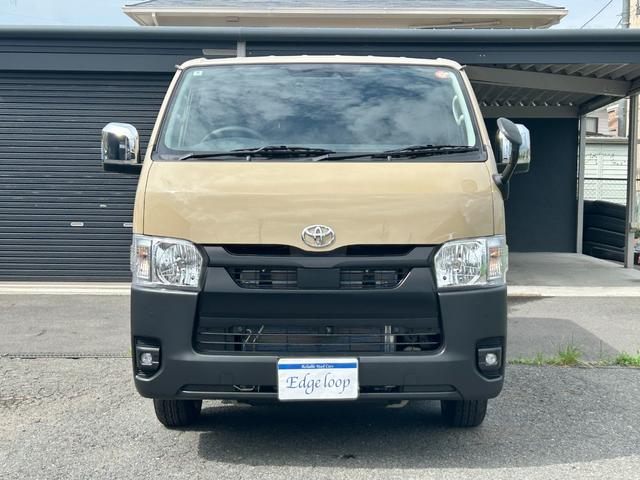 ハイエースバン ロングスーパーＧＬ　登録済み未使用車　アースカラーＰＫＧ　デジタルインナーミラー　パノラミックビューモニター　両側パワースライドドア（3枚目）