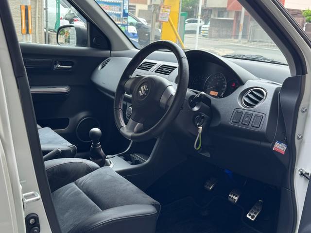 スイフト スポーツ　ワンオーナー車両　５ＭＴ　レカロハーフレザーシート　ＨＩＤヘッドライト　ＨＩＤヘッドライト　ＣＤ　純正アルミ　新品タイヤ　ＡＢＳ（8枚目）