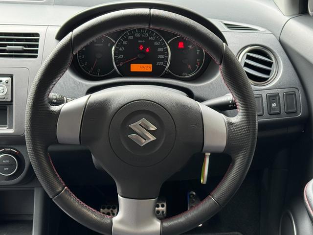 スイフト スポーツ　ワンオーナー車両　５ＭＴ　レカロハーフレザーシート　ＨＩＤヘッドライト　ＨＩＤヘッドライト　ＣＤ　純正アルミ　新品タイヤ　ＡＢＳ（14枚目）