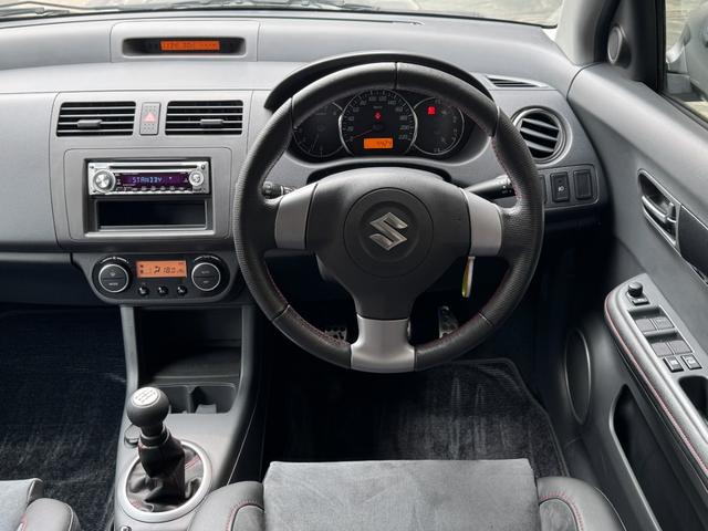 スイフト スポーツ　ワンオーナー車両　５ＭＴ　レカロハーフレザーシート　ＨＩＤヘッドライト　ＨＩＤヘッドライト　ＣＤ　純正アルミ　新品タイヤ　ＡＢＳ（17枚目）