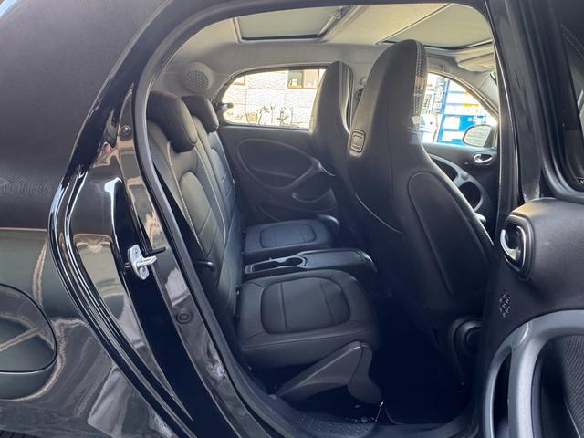 スマートフォーフォー ＢＲＡＢＵＳ　エクスクルーシブ　ブラバスエクスクルーシブ　アクティブブレーキ　グラスルーフ　９ｉｎナビ　フルセグＴＶ　バックカメラ　レザーシート　クルーズコントロール　２．０ＥＴＣ　シートヒーター　ＩＳＯＦＩＸ（15枚目）