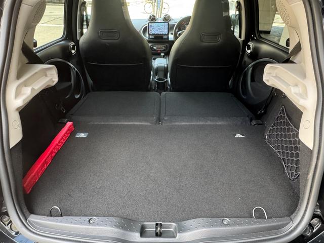 スマートフォーフォー ＢＲＡＢＵＳ　エクスクルーシブ　ブラバスエクスクルーシブ　アクティブブレーキ　グラスルーフ　９ｉｎナビ　フルセグＴＶ　バックカメラ　レザーシート　クルーズコントロール　２．０ＥＴＣ　シートヒーター　ＩＳＯＦＩＸ（30枚目）