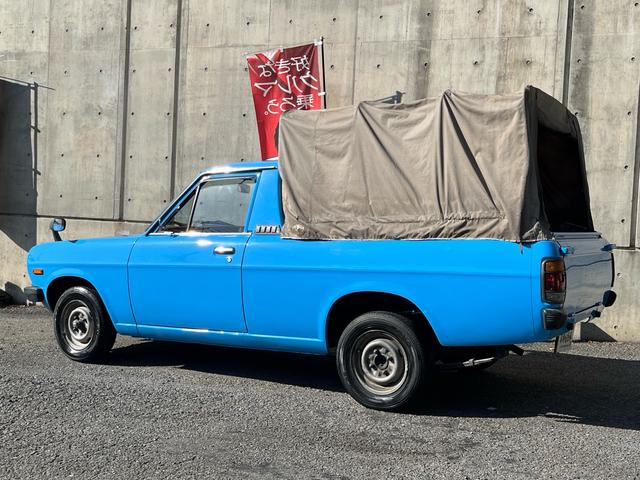 サニートラック ＤＸ　京ナンバー法人車／４速ミッション／フルオリジナル／日産純正幌／シート＆ドアパネル張替済／キャブレター／フェンダーミラー／三角窓／純正ラヂオ（10枚目）