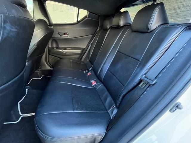 Ｃ－ＨＲ Ｇ　モード　ネロ　１年保証／衝突軽減／モデリスタエアロ／Ｂｌｕｅｔｏｏｔｈナビ／バックカメラ／デジタルミラー型ドラレコ／ＥＴＣ／シートヒーター／ブラインドスポットモニター／黒革調シートカバー／ＬＥＤヘッドライト／ＥＴＣ（18枚目）