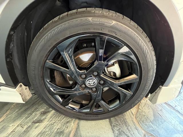 Ｃ－ＨＲ Ｇ　モード　ネロ　１年保証／衝突軽減／モデリスタエアロ／Ｂｌｕｅｔｏｏｔｈナビ／バックカメラ／デジタルミラー型ドラレコ／ＥＴＣ／シートヒーター／ブラインドスポットモニター／黒革調シートカバー／ＬＥＤヘッドライト／ＥＴＣ（41枚目）