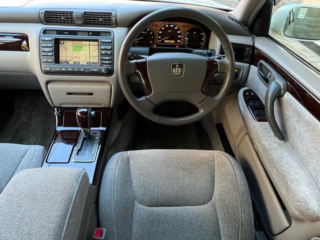 クラウン ロイヤルサルーン　プレミアム　後期モデル／禁煙車／純正ＤＶＤナビ／ＥＴＣ／キセノンヘッドライト／キーレス／純正パールＩＩ／フォグランプ／全席パワーシート／クルーズコントロール／純正電動コーナーポール／純正電動サンシェード／ドラレコ（15枚目）