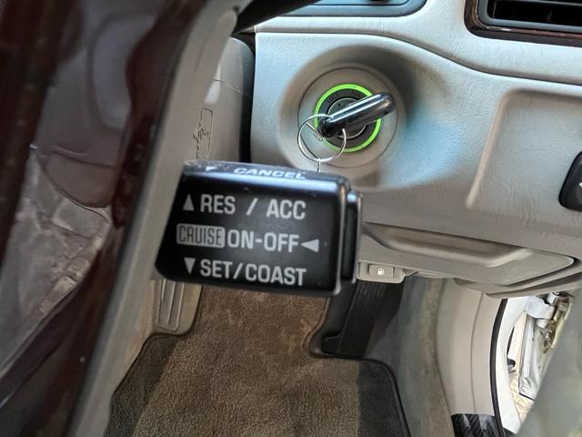 クラウン ロイヤルサルーン　プレミアム　後期モデル／禁煙車／純正ＤＶＤナビ／ＥＴＣ／キセノンヘッドライト／キーレス／純正パールＩＩ／フォグランプ／全席パワーシート／クルーズコントロール／純正電動コーナーポール／純正電動サンシェード／ドラレコ（28枚目）