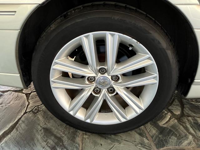 クラウン ロイヤルサルーン　プレミアム　後期モデル／禁煙車／純正ＤＶＤナビ／ＥＴＣ／キセノンヘッドライト／キーレス／純正パールＩＩ／フォグランプ／全席パワーシート／クルーズコントロール／純正電動コーナーポール／純正電動サンシェード／ドラレコ（62枚目）