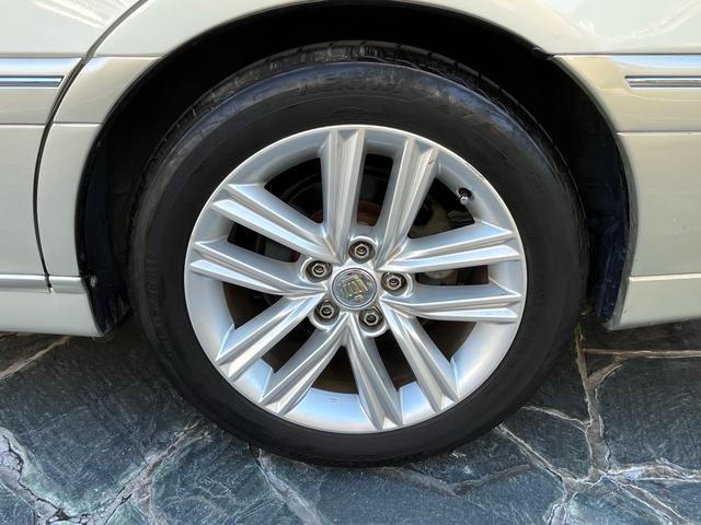 クラウン ロイヤルサルーン　プレミアム　後期モデル／禁煙車／純正ＤＶＤナビ／ＥＴＣ／キセノンヘッドライト／キーレス／純正パールＩＩ／フォグランプ／全席パワーシート／クルーズコントロール／純正電動コーナーポール／純正電動サンシェード／ドラレコ（65枚目）