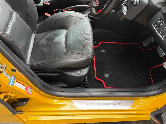 ルーテシア ルノースポール シャシースポール レザーシート シートヒーター Bluetooth ナビゲーション フルセグTV ETC 純正アルミ RSドライブモード 専用スポーツサス ディアルマフラー パドルシフト スポーツハンドル(12枚目)