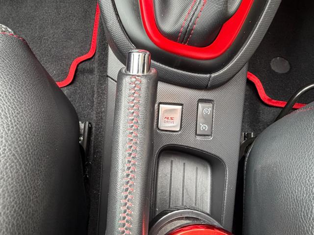 ルーテシア ルノースポール シャシースポール レザーシート シートヒーター Bluetooth ナビゲーション フルセグTV ETC 純正アルミ RSドライブモード 専用スポーツサス ディアルマフラー パドルシフト スポーツハンドル(33枚目)