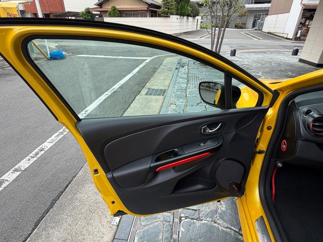 ルーテシア ルノースポール シャシースポール レザーシート シートヒーター Bluetooth ナビゲーション フルセグTV ETC 純正アルミ RSドライブモード 専用スポーツサス ディアルマフラー パドルシフト スポーツハンドル(71枚目)