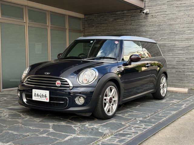 ＭＩＮＩ クーパー　クラブマン　ハンプトン　ハンプトン限定車両　ダブルサンルーフ　ナビゲーションシステム　ＴＶ　キーレス２個　専用レザーシート　ＥＴＣ　純正専用アルミ　プッシュスタートシートヒータークルーズコントロールＡＢＳトノカバーＤＶＤ再生（4枚目）