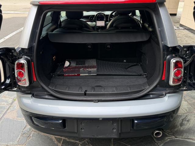 ＭＩＮＩ クーパー　クラブマン　ハンプトン　ハンプトン限定車両　ダブルサンルーフ　ナビゲーションシステム　ＴＶ　キーレス２個　専用レザーシート　ＥＴＣ　純正専用アルミ　プッシュスタートシートヒータークルーズコントロールＡＢＳトノカバーＤＶＤ再生（16枚目）