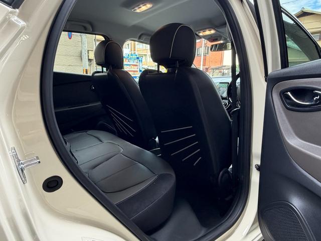 キャプチャー カンヌ パナソニックナビゲーションシステム フルセグTV バックカメラ キーレス2スマートキー レザーシート 純正アルミホイル ルーフブラウン ETC ディライト ディスチャージヘッドライト(18枚目)