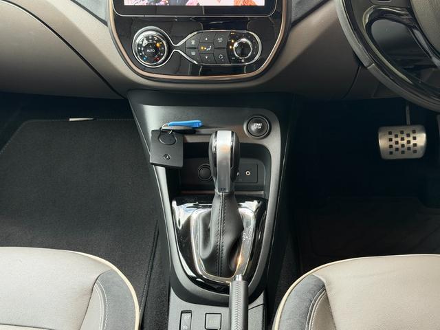 キャプチャー カンヌ パナソニックナビゲーションシステム フルセグTV バックカメラ キーレス2スマートキー レザーシート 純正アルミホイル ルーフブラウン ETC ディライト ディスチャージヘッドライト(22枚目)