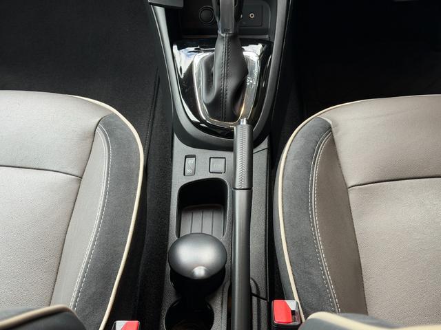 キャプチャー カンヌ パナソニックナビゲーションシステム フルセグTV バックカメラ キーレス2スマートキー レザーシート 純正アルミホイル ルーフブラウン ETC ディライト ディスチャージヘッドライト(24枚目)