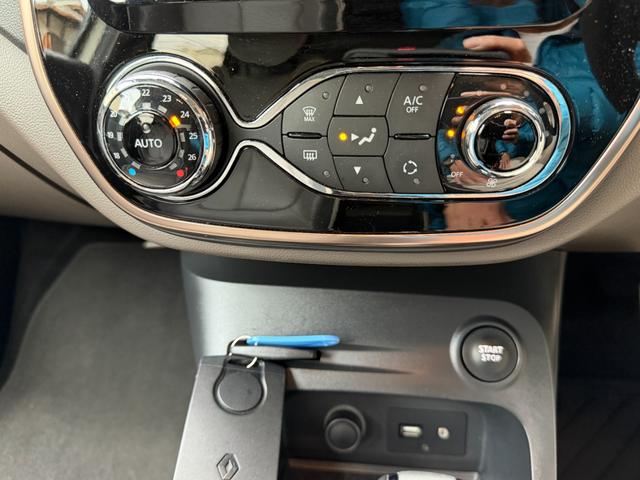 キャプチャー カンヌ パナソニックナビゲーションシステム フルセグTV バックカメラ キーレス2スマートキー レザーシート 純正アルミホイル ルーフブラウン ETC ディライト ディスチャージヘッドライト(31枚目)