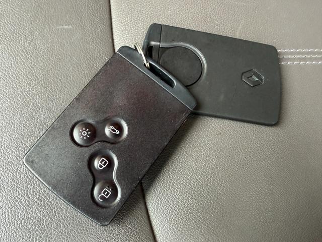 キャプチャー カンヌ パナソニックナビゲーションシステム フルセグTV バックカメラ キーレス2スマートキー レザーシート 純正アルミホイル ルーフブラウン ETC ディライト ディスチャージヘッドライト(56枚目)